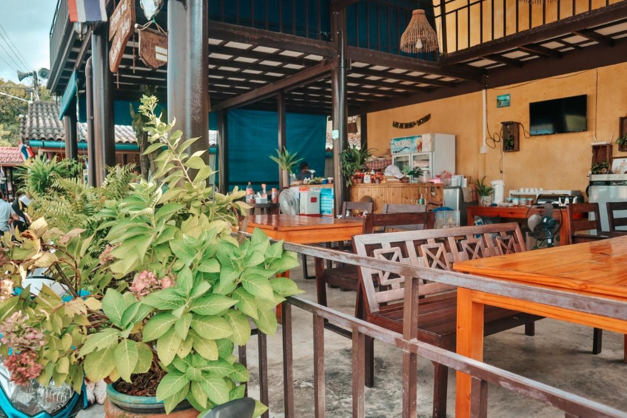 Baan Rabieng Talay Homestayบ้านระเบียงทะเล โฮมสเตย์เกาะกูด Ko Kut Exteriör bild