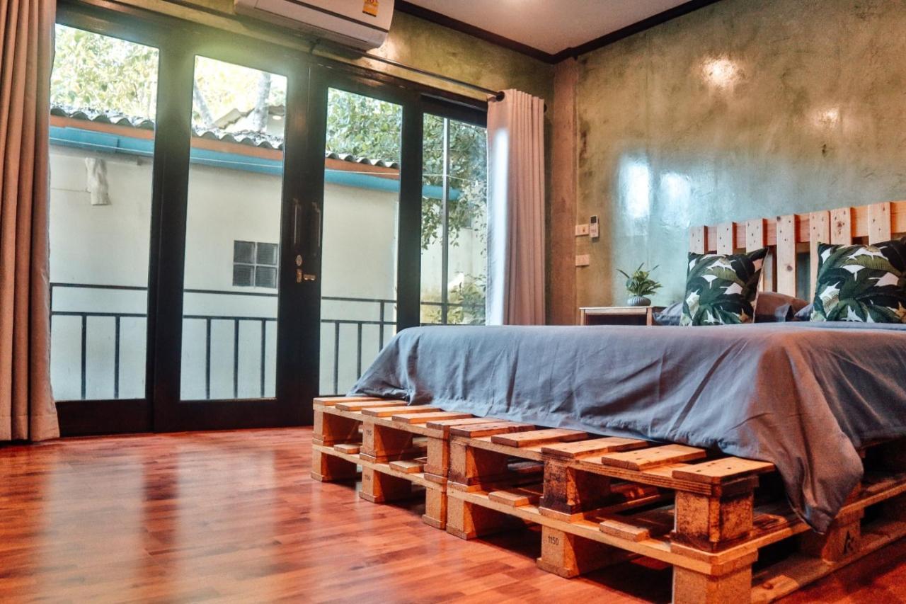 Baan Rabieng Talay Homestayบ้านระเบียงทะเล โฮมสเตย์เกาะกูด Ko Kut Exteriör bild