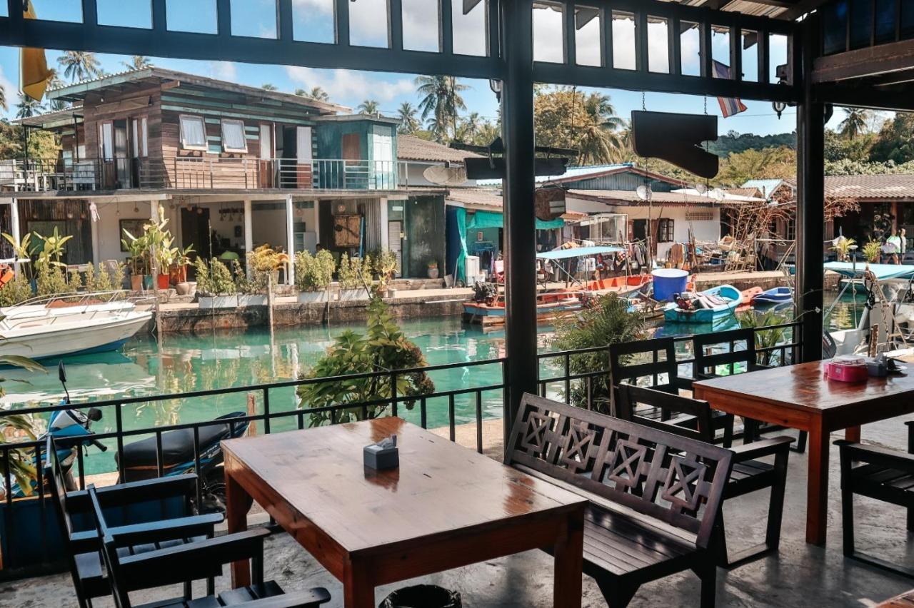 Baan Rabieng Talay Homestayบ้านระเบียงทะเล โฮมสเตย์เกาะกูด Ko Kut Exteriör bild