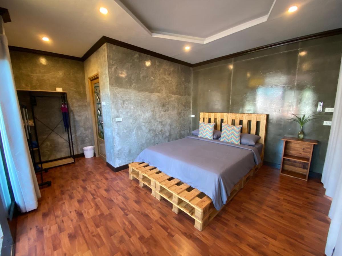 Baan Rabieng Talay Homestayบ้านระเบียงทะเล โฮมสเตย์เกาะกูด Ko Kut Exteriör bild